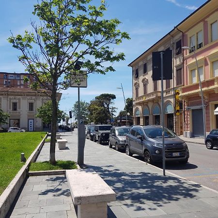Historical Apartments By Seaside Viareggio Eksteriør billede