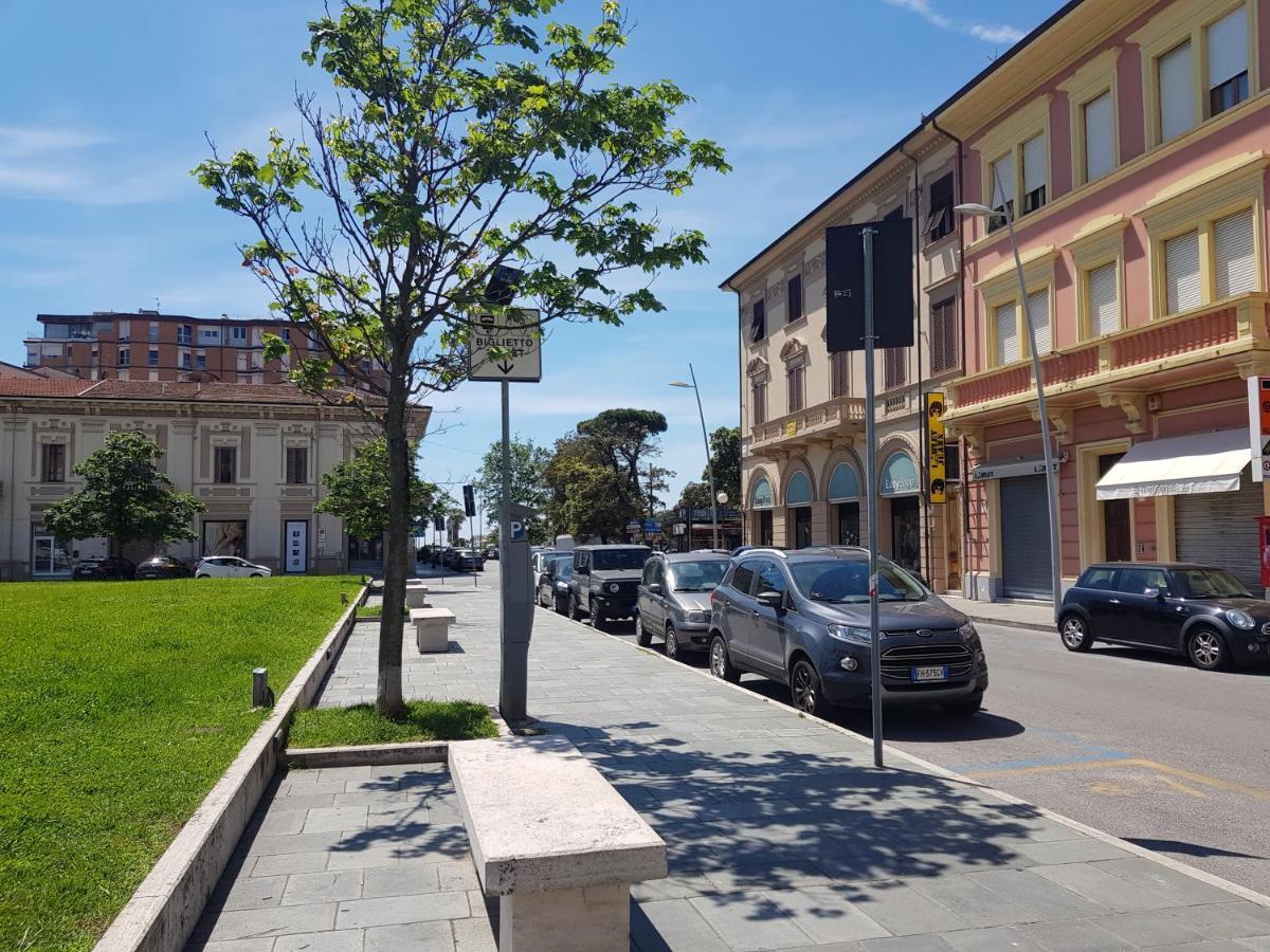 Historical Apartments By Seaside Viareggio Eksteriør billede