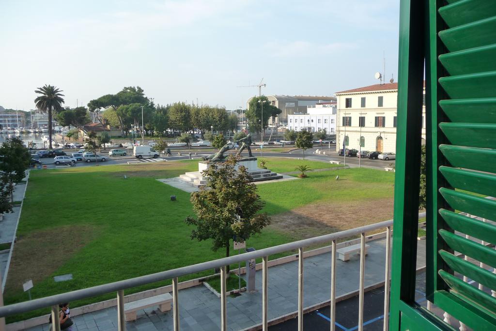Historical Apartments By Seaside Viareggio Eksteriør billede